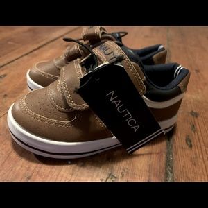 Boys Nautica velcrow strap sneakers